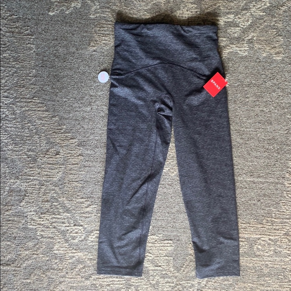 Spanx active crop leggings-NEW